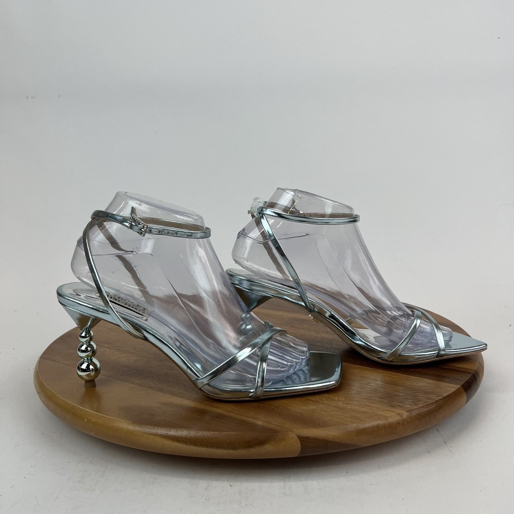 New Womens Badgley Mischka Callie Beaded Heeled Silver Metallic Sandals Size 8 M